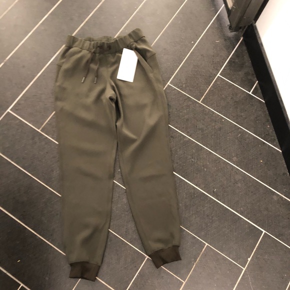 SOLD - Andrea ORIG $118! NEW WITH TAGS LULULEMON - Picture 2 of 6